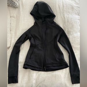 Lululemon black pleated, vented jacket
